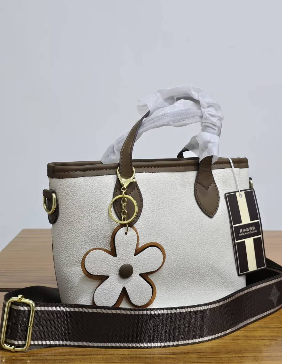 كل شي جميل ونازك يمنه 
ملابس نسائية 
حقائب نسائية
عطور
مكياج 
ملابس اطفال 
ملابس رجالي وولادي
كل ماتحتاجينه تجدينه مع aynor
للطلب مراسلتنا خاص او عن طريق الواتساب ***********
#aynor
#ملابسنسائية
#رجالي
#أطفال
#حقائب
#حديثيولادة
