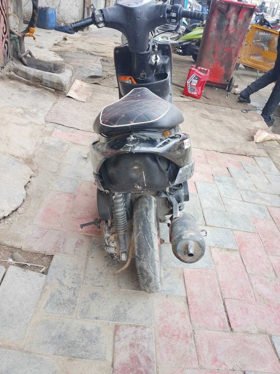 ماكس عدله  نكره سلف كهربايات كامله عداد بانزين اشاير هورن  كلهن شغالات محرك اخرس  
نقصهه لحيه وذيل
بس نكره سلف حر برد 
سعرهه ٢٥٠ قفل 
كربلا بوبيات 
***********
