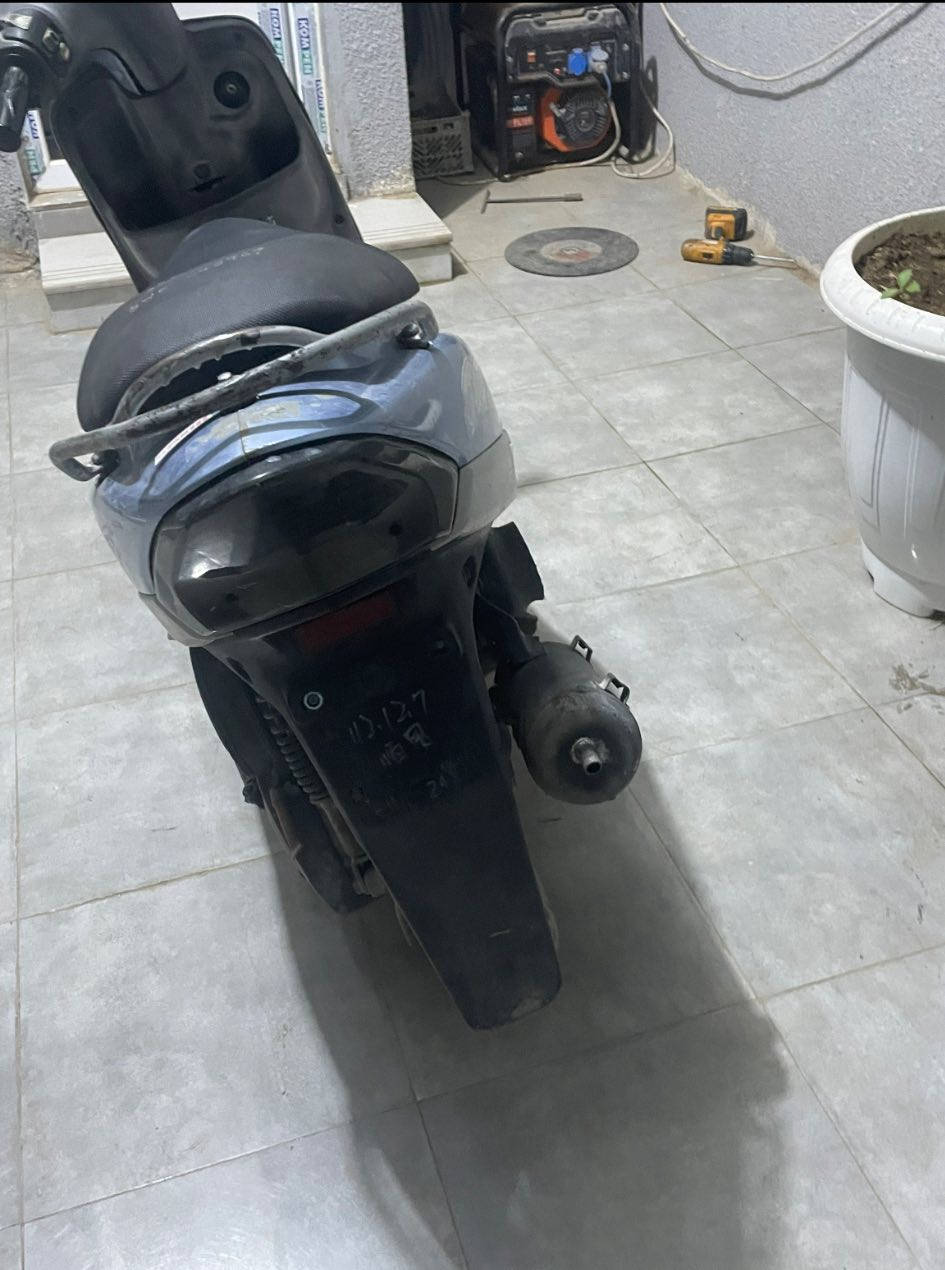 سلام عليكم دراجه ماكس منغولي للبيع كامله اي نقص مابيها گلوبات اشاير نكره سلف بكل وقت دهنها امزويل السعر 600مكاني كربلاء البوبيات اي استفسار هاذه الرقم ***********متواجد واتساب ماسنجر🌹🌹🌹
