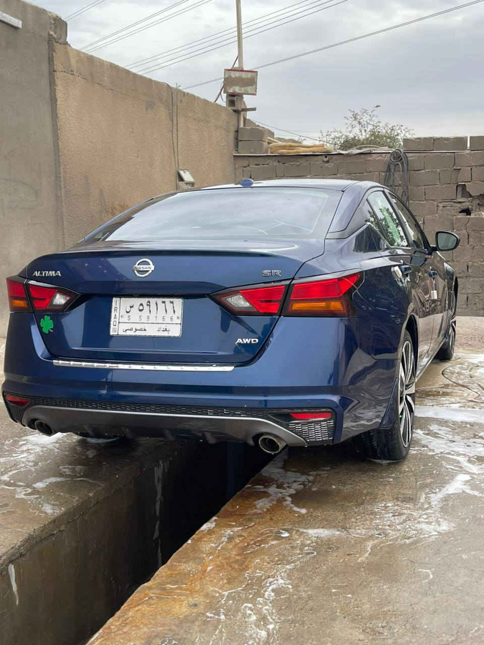 السلام عليكم ( بيع او مراوس حسب القناعة.  ). نيسان التيما موديل 21 بية قطعتين جاملغ وبنيد سيارة نضيفة مكينة 2500 مكينة كير حدادية سيارة رقم بغداد باقيلة 9 اشهر وتصير حرة تريد وكالة تحويل حاضر بيع او مراوس السعر 135 بية مجال قليل مكاني بصرة الزبير قرب مصفى النفط 
رقمي ***********
