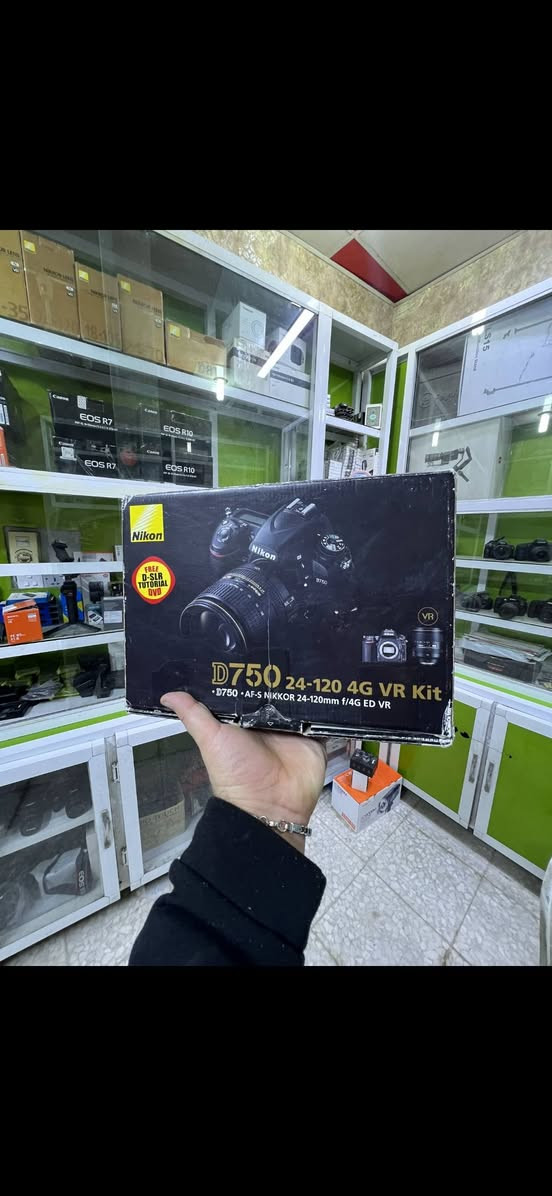 Nikon . D750 + 24.120 F4 N
نضافه100‎%‎ كامل ملحقات اصليه حزام شاحنه بطاريه كارتون
فقط بدي شتره 8k ✅
سعره مليون و500الف 
مكاني بابل ***********
