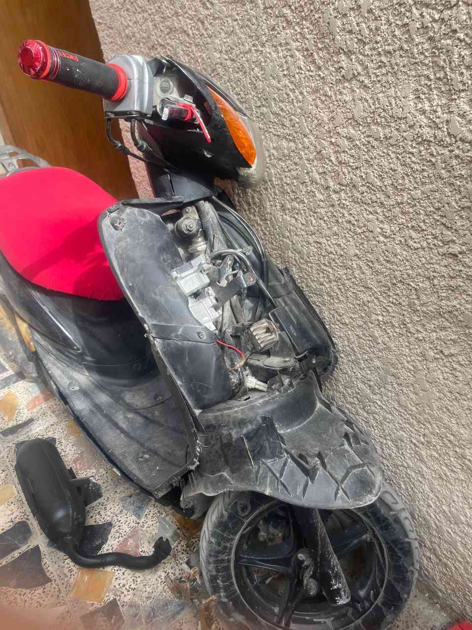 دراجه عصفوريه 60
للبيع كوم حديد تشتغل بس متمشي
وياها صالنصه وستان
والتايرات جديدات
السعر 100
عنوان بغداد مدينه الصدر
الرقم ***********
