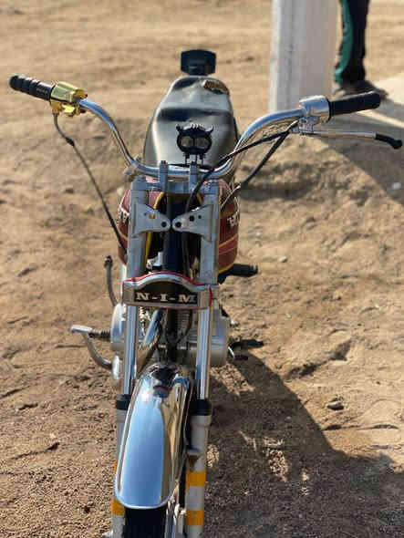 السلام عليكم دراجه للبيع  موديل ٢٤ تعمير كلك 
السعر ٥٠٠ وبيها مجال قليل 
المكان /قضاء سيد دخيل 
الرقم /***********
