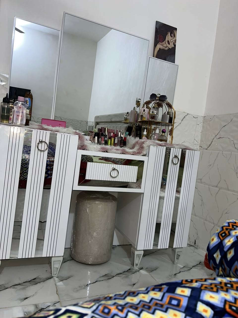 غرفه نوم للبيع ب 850 وبيها مجال￼


**إذا كنت صاحب هذا الإعلان وتريد حذفه لأي سبب، رجاءا أرسل رسالة إلى الدعم الفني**