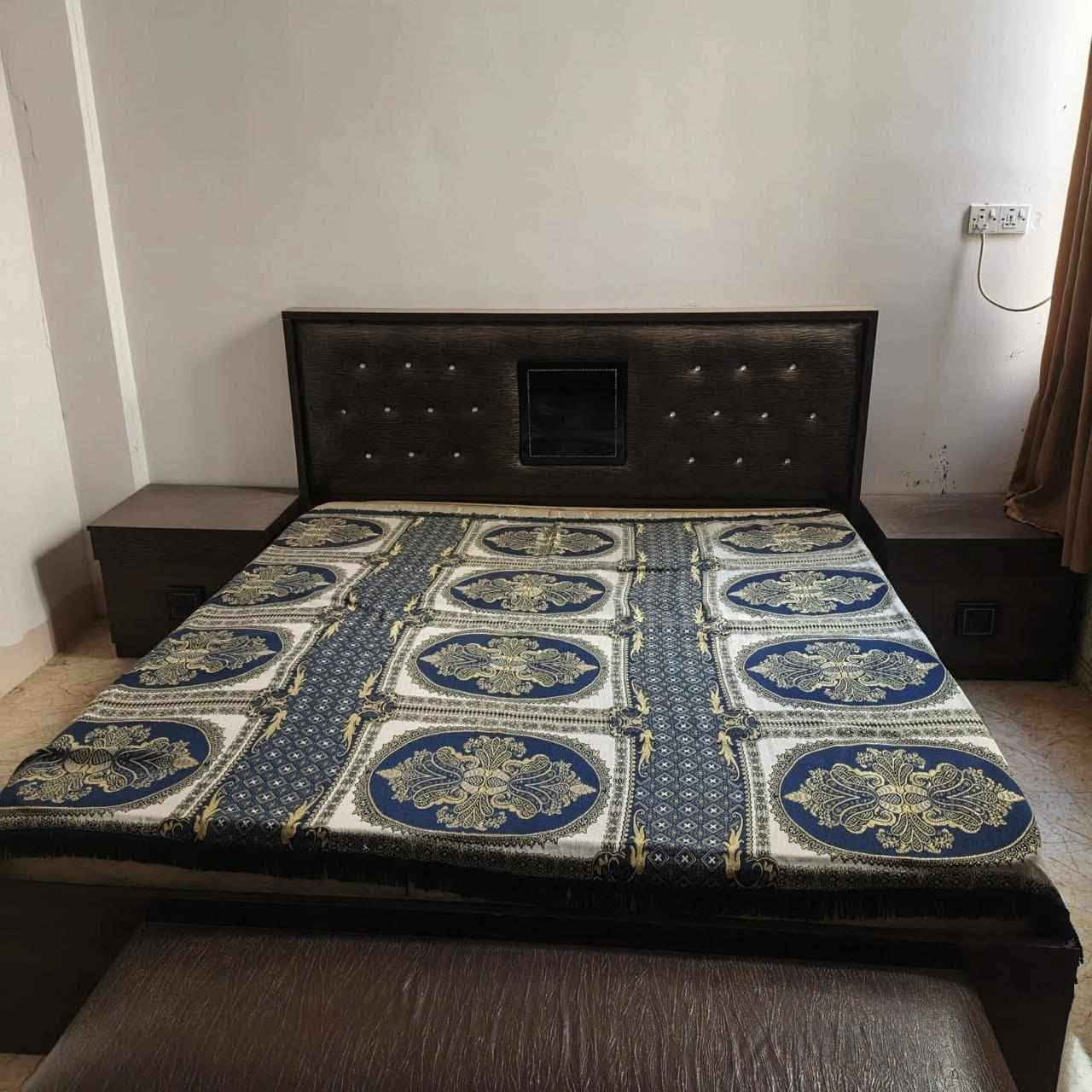 غرفه نوم للبيع تركيه ٧ قطع  نظيفه ومرتبه سعرها ٤٠٠ بي مجال
*********** رقم الهاتف واتساب 
عنوان رمادي تاميم قادسيه ثانيه
