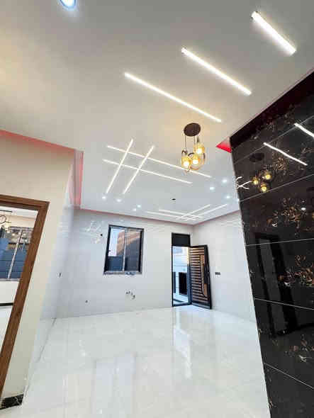 أختر منزل احلامك معا مكتب  عقارات النور الذهبي عن توفر لدينا بيت للبيع 🏠
استثنائيه بـ مواصفات عصريه حديثه ✨
تستلم مفتاح كامل من كلشي الاناره وغيرها جاهز لسكن 🔑
 البيت طابو عراقي وكاله بـ اسم المشتري ونسخه من الطابو 📄
الموقع .........🔴
البصره ابي الخصيب  منطقه الكطه مقابيل البهادريه  
بناء حديث درجه اولى واجهيه فخمه ترتيب هندسي 👷🏻‍♂️طابقين  الاساس رفت 
يبعد عن الشارع السايدين  300 متر
تبليط الباب البيت 
  ————————🔹
يتكون البيت 🏘️  من 6 غرف نظام  سويت 
صحيات خارجيه وداخليه 🛁 
أبواب قاصه 🚪
صاله  
استقبال 
مطبخ 
حديقه 🪴
كراج 🚘
المساحه 200 متر 
السعر 220💵 قابل للتفاوض 
 مكتب الذهبي للعقارات والمقاولات العامه مستمرين بعروض جديده ومميزه💎 
للاستفسار اكثر اتصال او مراسله واتساب 
*********** 📞*********** ***********
