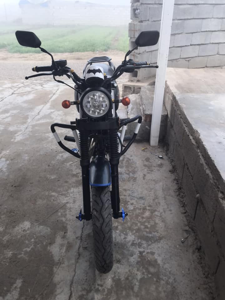 السلام عليكم دراجه ساو للبيع دراجه امرتبه كهربائيات كله شغاله سلف هندر بس اوراق مبيهه تايرات انظاف محرك ممفتوح الاتصال على الرقم *********** و متواجد وتساب على نفس الرقم  المكان بلد وتدللون 🌹
