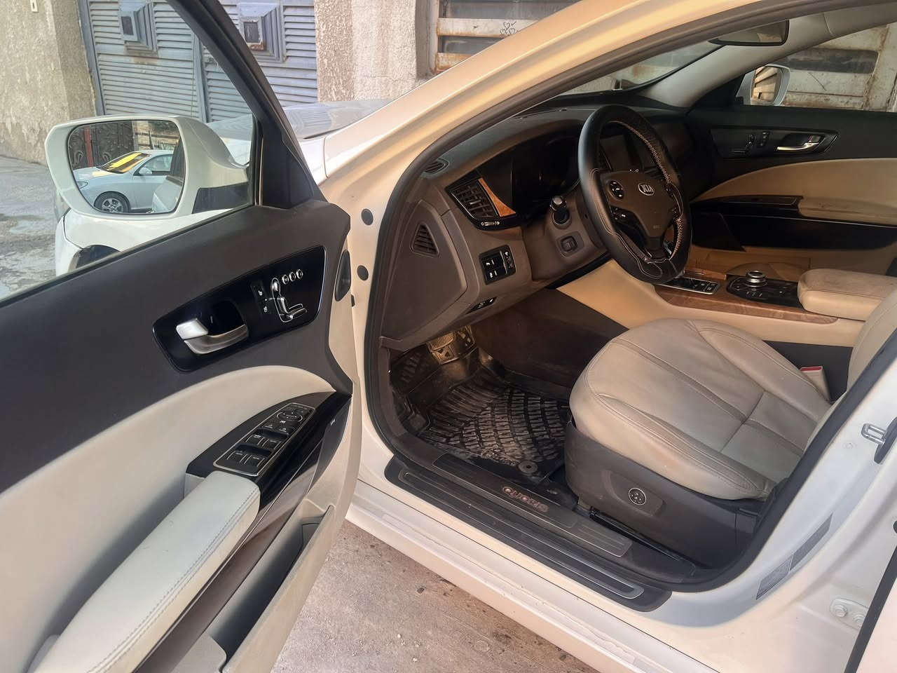 كورس للبيع موديل 14 سيارة نضيفة بيهة باب صدر وجوملغ خلفي فقط صبغ بدون حادث حدادية جديدة  155 رقم بغداد ماشية 141 فئة ثانية خليجي


**إذا كنت صاحب هذا الإعلان وتريد حذفه لأي سبب، رجاءا أرسل رسالة إلى الدعم الفني**