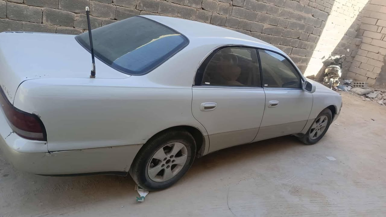 السلام عليكم سيارة للبيع مجاستة مديل 95 مكفولة شرعيات من كصة ونقل جثة ومداور السيارة اشتريتهة تعمير وحتاجيت افلوسهة وريد ابيعهة شديتلهة مكينة حاوية ودشبول وشاشة وتخم تاير وماكملتهة بقة بس البور مالتهة كايم ماكملتة مكينة 2ونص vvt السعر 35 وبيهة مجال حك الجية *********** المكان كربلاء ورقم انكليزي كربلاء وراعيهة هم بكربلاء
