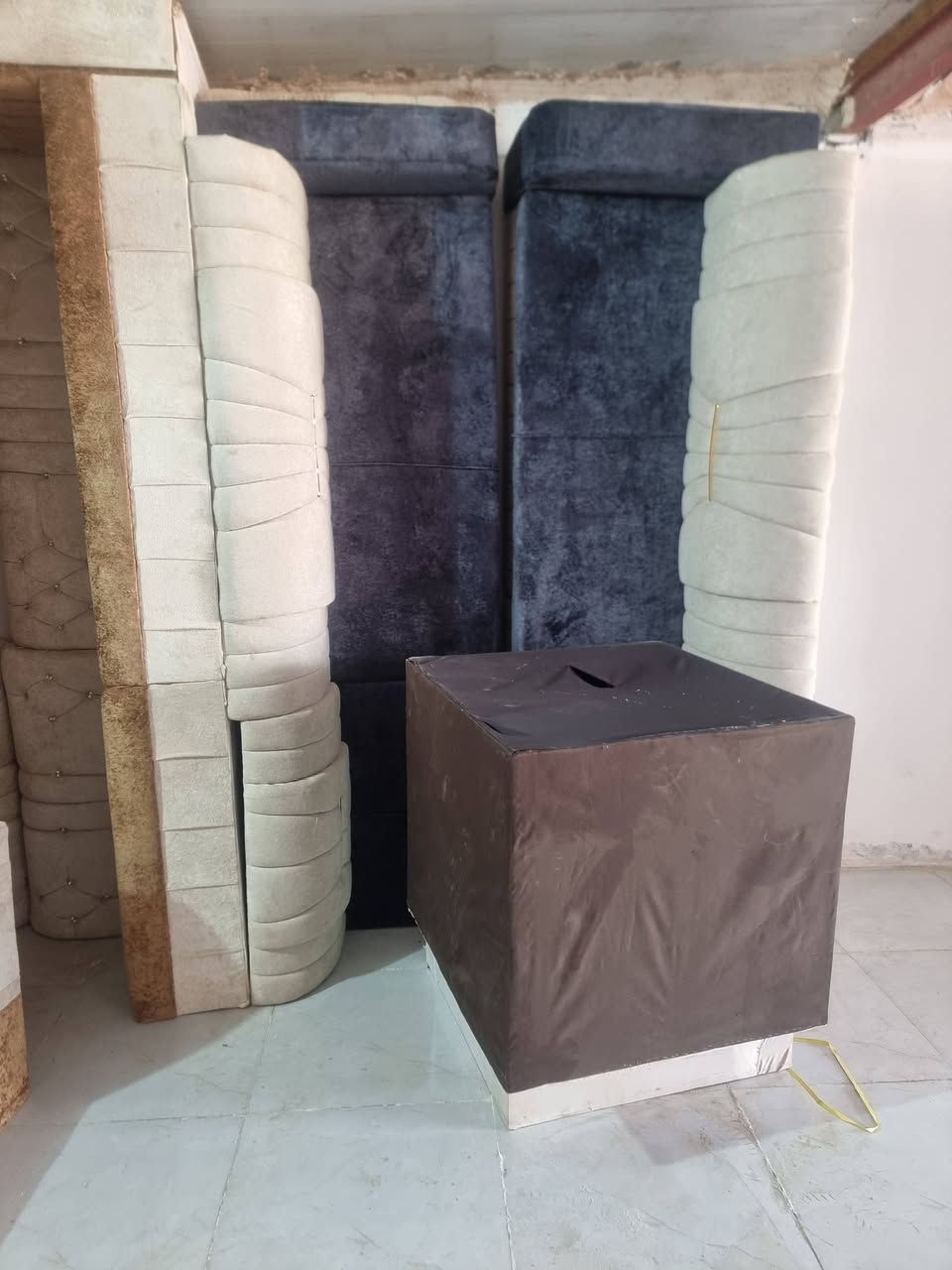 على بركة الله وصول حاويه دواوين جديد خشب بلايود اسود رجلين حديد
العنوان قلعه سكر الشارع الخدمي خلف المجلس البلدي بتجاه حي الصناعي ***********واتساب
