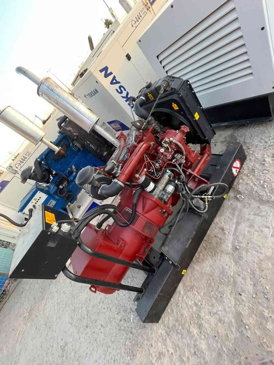 السلام عليكم 
للبيع مولد نوع افيكو ايطالي ٣سلندر  اوربي 
شاصي بدون كاتم توليد ميكالتا ايطالي ٣٠كيفي 
منضومة حماية فول اوتوماتيك بلادي (برودكشن)
اطفاء وتشغيل ذاتي مشروط عالحمل لا تنقيص ولا تبخير
للأستفسار//***********مهيمن
متوفر توصيل الى جميع المحافظات
