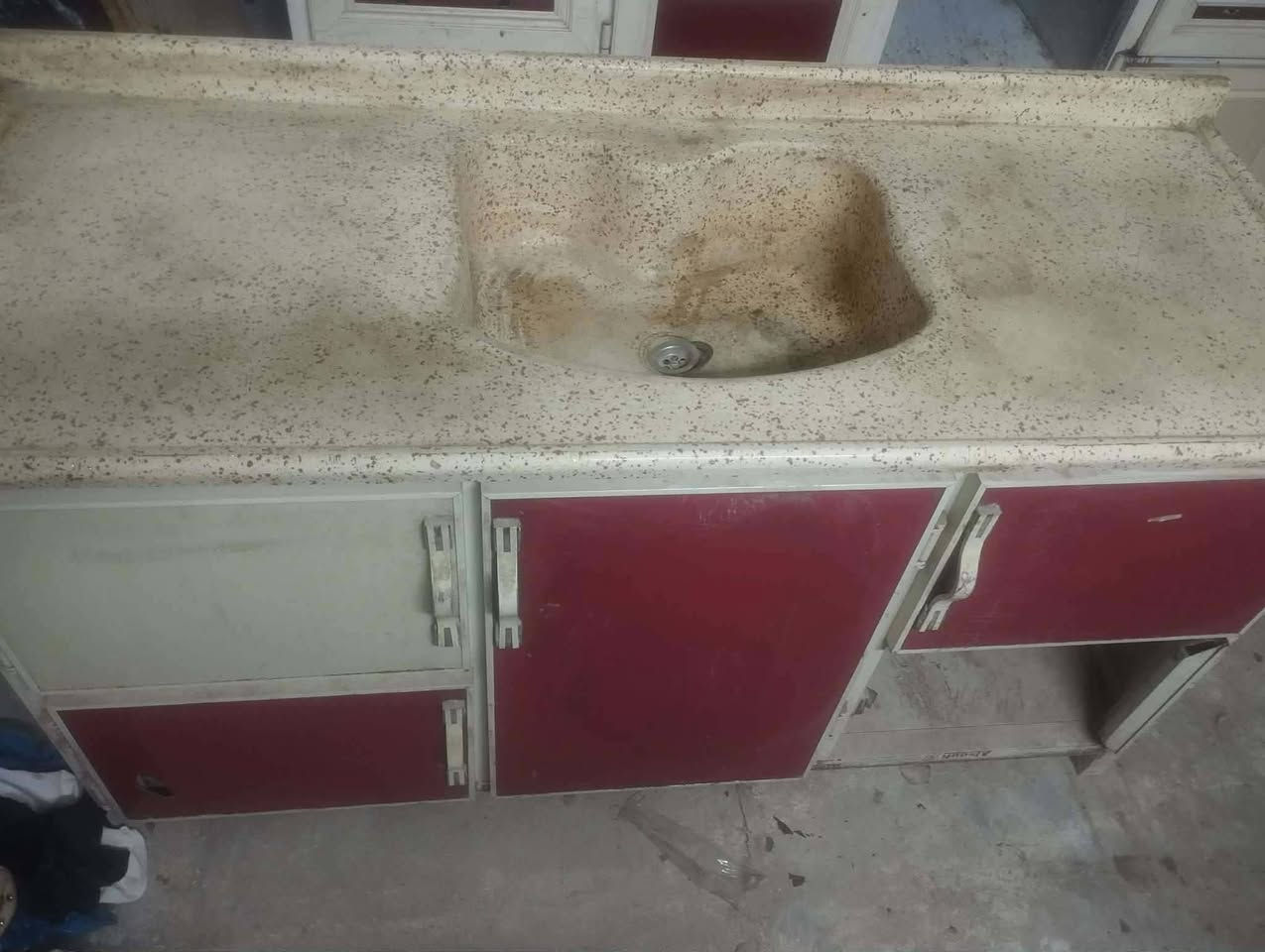 كاونتر كامل تفصال نضيف  بس يحتاجله غسل لن متروك يحتاجله ٣ بيبان فقط سعر ١٢٥ وبي مجال لعنوان بغداد لشعله ام نجم


**إذا كنت صاحب هذا الإعلان وتريد حذفه لأي سبب، رجاءا أرسل رسالة إلى الدعم الفني**