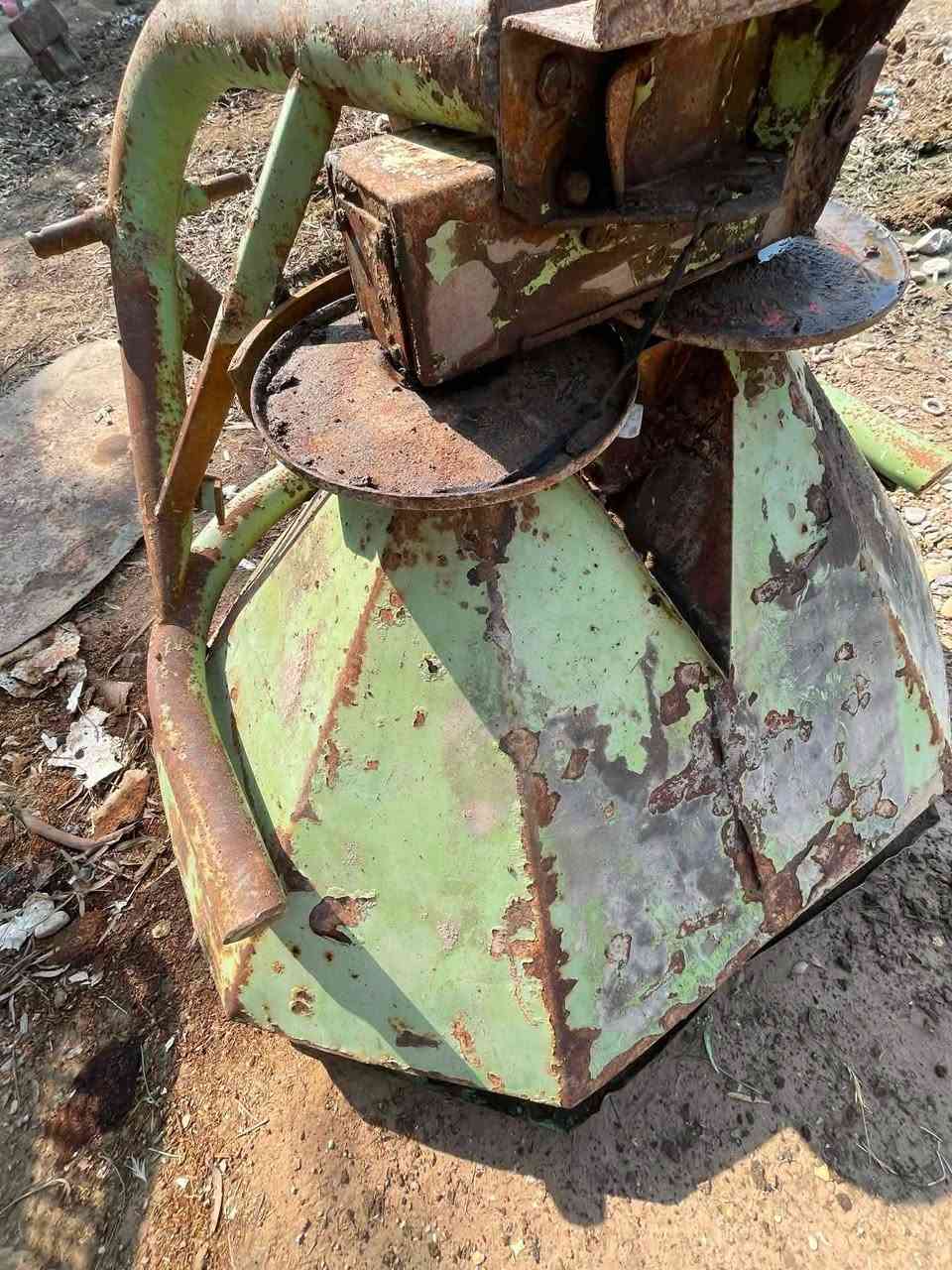 سلام عليكم للبيع باذره حجم جبير شغاله مثل ما شوف بصوره
العنوان بغداد ناحيه الوحده 

السعر والاستفسار ‭***********‬

