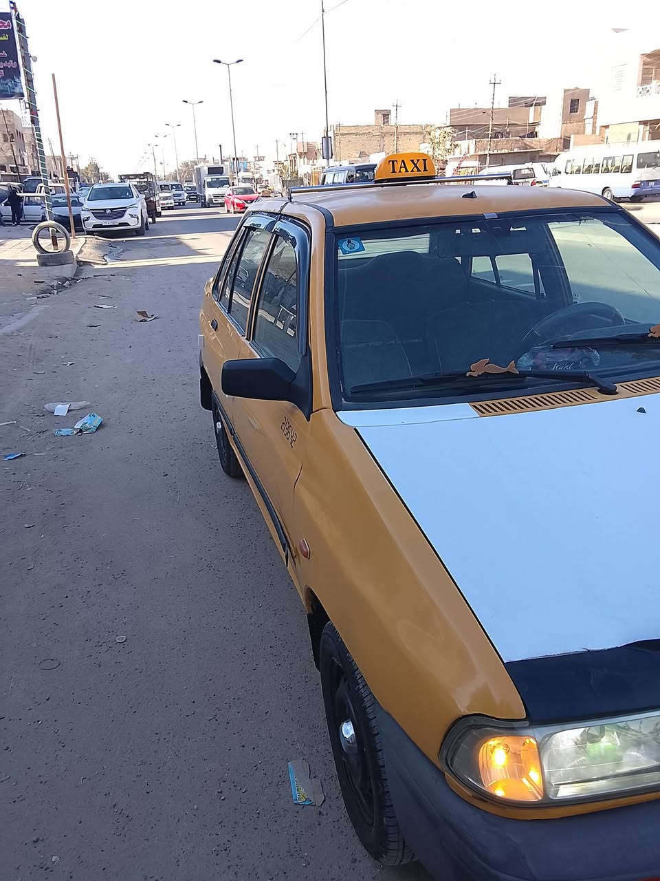 سلام عليكم ورحمه الله وبركاته سايبه للبيع موديل 11 رقم بغداد مصفره هيهة وغرامات  مكينه كير شواصي مكفولات كهربائيات كلها شغاله سنتر لوك سياره حلوه وخير من الله لا ضربه ولا صبغ بلاديه السياره جاهزه مناقصه شي تخم تاير جديد هاي تفاصيل السياره فدوه لعيونك بس الشراي يتصل السعر 29 وبيه شي قليل الاتصال *********** المكان بغداد المعالف تقاطع الربيعي
