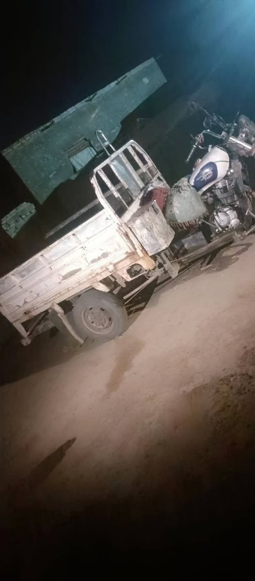 سلام عليكم ستوته البيع دايوان موديل 13 وراق وسنويه جاهزه محرك 24 السعر 850 وبيها مجال تصال على الرقم ***********
