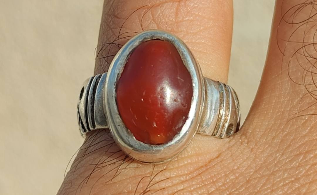 اليماني الاحمر  القديم الصحيح للبيع *********** وات ساب
