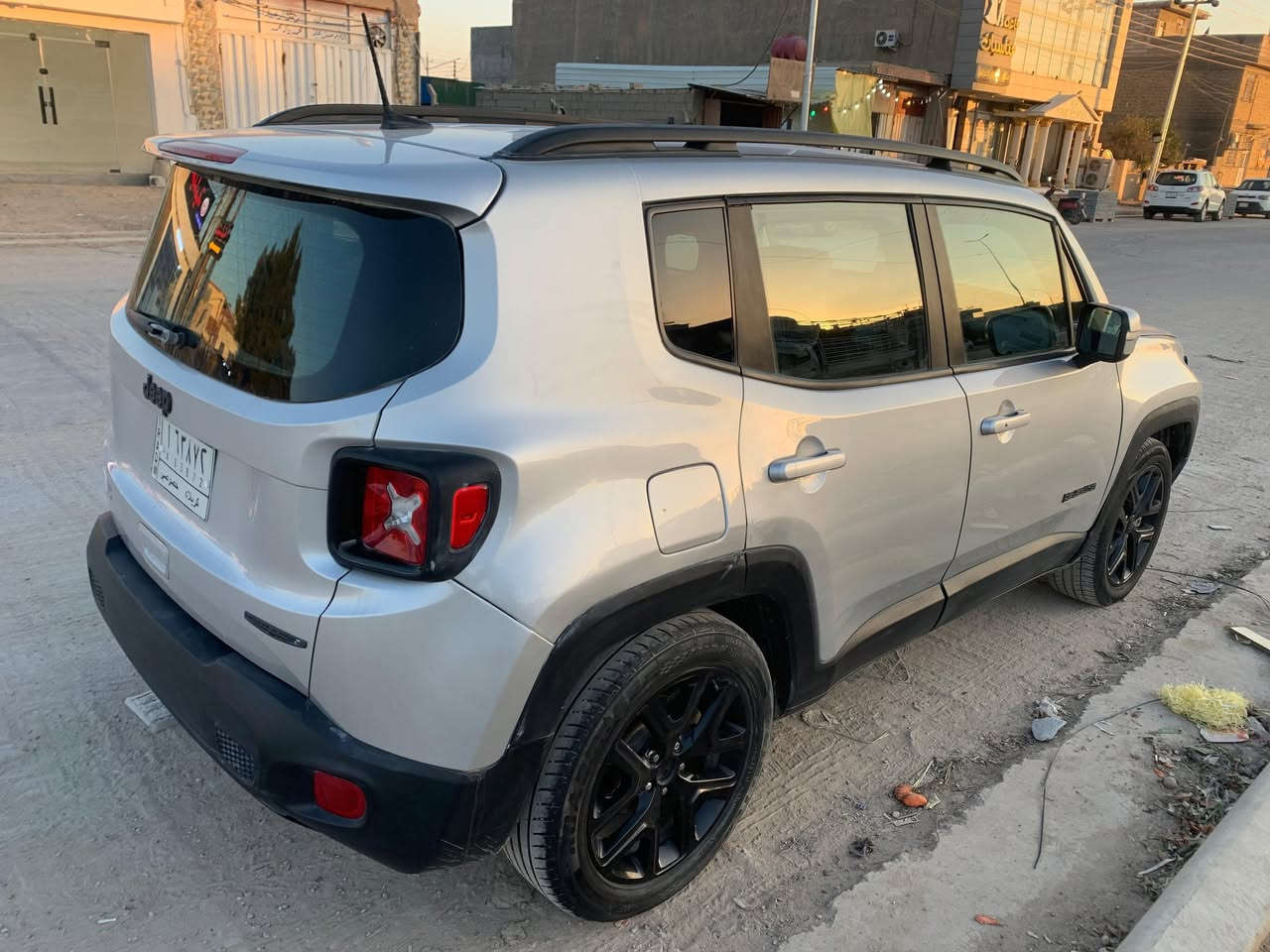 جيب رنيكيد 2019 
وارد امريكي 
المحرك 2.4 
اللون سيلفر
المواصفات
.شاشه 
.كاميرا
.بصمه
.auto hold
.نقاط عمياء 
.سايد بريك بصمه كهربائي

السعر :$11000 قفل
110 ورقه 
المكان كربلاء 
الرقم : ***********
