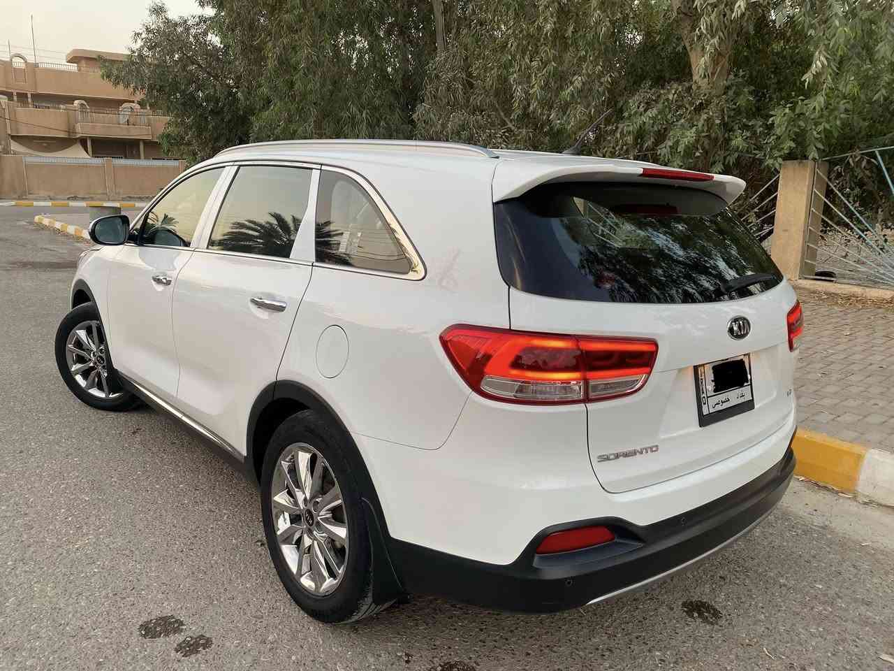السلام عليكم
للبيع كيا سورنتو  2018  خليجي 

بيه صبغ بس البنيد فقط شرط بدون دواخل  يعني شاصي ولغد سليم 

صور السونار مرفقه مع الصور

مواصفات فووول بس قماره حديد

بصمه + ترحيب   محرك V6

7راكب    3 قطع تبريد ثلج 

داخل جلد + كشن 2 كهرباء 

تحكم ستيرن   شاشة وكاميرا 

دوسات ليزري   بردات خلفيه 

بجم لد + زراك لايت 

كير اوتو ومحرك شرط على وضع الشركة محرك V6  

رقم بغداد مشروع وطني سنويه جديدة يعني شرط التحويل 

السيارة شرط حلووووه وجديده 

جاهزة من كلشي 

السعر 195 وبيه مجال الشراي يخابر ***********
