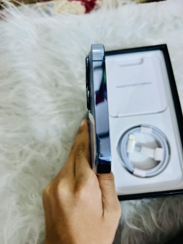 سلام عليكم أيفون 13 برو ماكس ‏عربي شرق أوسط باللون المميز البحري ذاكرة 256 بطارية 93 بلادية غير محفزه عربي شرق أوسط الجهاز كله بلادي بحالة الوكالة شرط الفحص وين ما يعجبك كفالة عامة وتر بروف نظافة 100% 100 شخط واحد ما به جهاز أخذ جديد معنى كلمة عربي شرق وسط ملحقات المكان الناصرية المركز قرب من منطقة شموخ
***********
