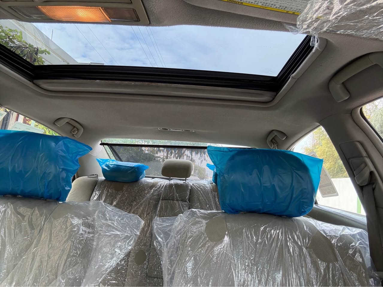 السلام عليكم 
كامري 2009 خليجي GLX 
موصفات فول
ربع جامرلغ امامي صبغ بدون داخل 
مكانين تعديل 
مكينه مفتوح بدون عيب صرف و بخار وصوت 
ماشي 120KM 
رقم كلشي جديد 
مكان سياره كركوك 
وتساب 
*********** كركوك, العراق
