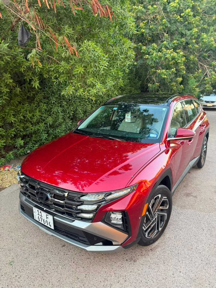 2025 Tucson limited 
توسان لمتد اعلى مواصفات لون احمر داخل ابيض
 دخول جديد وارد امريكي 
رقم بغداد 
ضرر بسيط  جداً جداً ربع الجاملغ الامامي صبغ فقطط 
باقي السيارة كفالة عامة 
بدون ايرباك بدون ايرباك 
السيارة جديدة ودخول جديد واخت الزيرو بعدها 
ماشية 22 الف ميل 
1- محرك 2500 بانزين 
2- بانوراما 
3-اربع كامرات امامي وخلفية وجانبية بالمرايات 
4- حساسات امامية وخلفية ١٢ حساس
5- رادار امامي وجانبي وخلفي نقط عمياء 
6-تتقدم وترجع بالبصمة 
7- كشنات جلد ابيض وكهرباء الاماميات 
8- تبريد وتدفئة كشنات امامية وستيرن تدفئة وكشنات خلفية تدفئة 
9- كير تعليك و شفتات ستيرن 
10-خزن كشنات
11-لايتات عدسات تختلف عن العادي
12- صندوق كهرباء ومن تقترب منة يفتح  
13- داتا شو تعرض على الجامة الامامية 
14- سستم صوت Bose مع دمام بالصندوق
15-اوتو هولد
16- مساعدة النزول من المنحدرات 
17-شاحن تلبفون واير ليس 
18-حساس قراءة العين 
19-الوان داخلية تتغير ١٠ الوان بيها 
20- انارة داخلية led 
21-شحن تايب سي 
22- ويل كب حجم ١٩ 
23- شاشة كبيرة ابل كار بلي واندرويد اوتو 
السيارة جديدة ومابيها اي نقص 
مكان السيارة بغداد
السعر 225$ وبيها مجال 
***********
