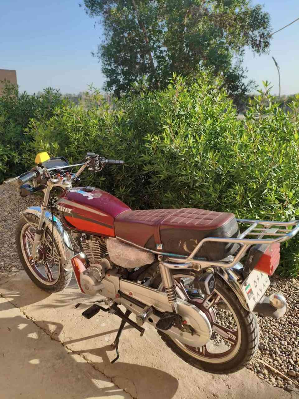 🟦سلام عليكم 
دراجه سفان ايراني للبيع ⬇️✅

موديل 2021 تايرات جدد 

كرهباءيات كامله ما ناقصه شي 

دراجه بيه شلعه حلوه وخير من الله 

محرك ما مفتوح ونضيف جدا اوراق اصولي وعندي استنساخ امشي بيه بصيطرات دراجه ناعمه وخير من الله نضافه ميه بلميه🆕 وشوفت عينك 💲550 وبيه مجال قليل  السعر  مكان بغداد سريع الدولي الجسر السابع 📞📞الاستفسار الاتصال على الرقم ***********
