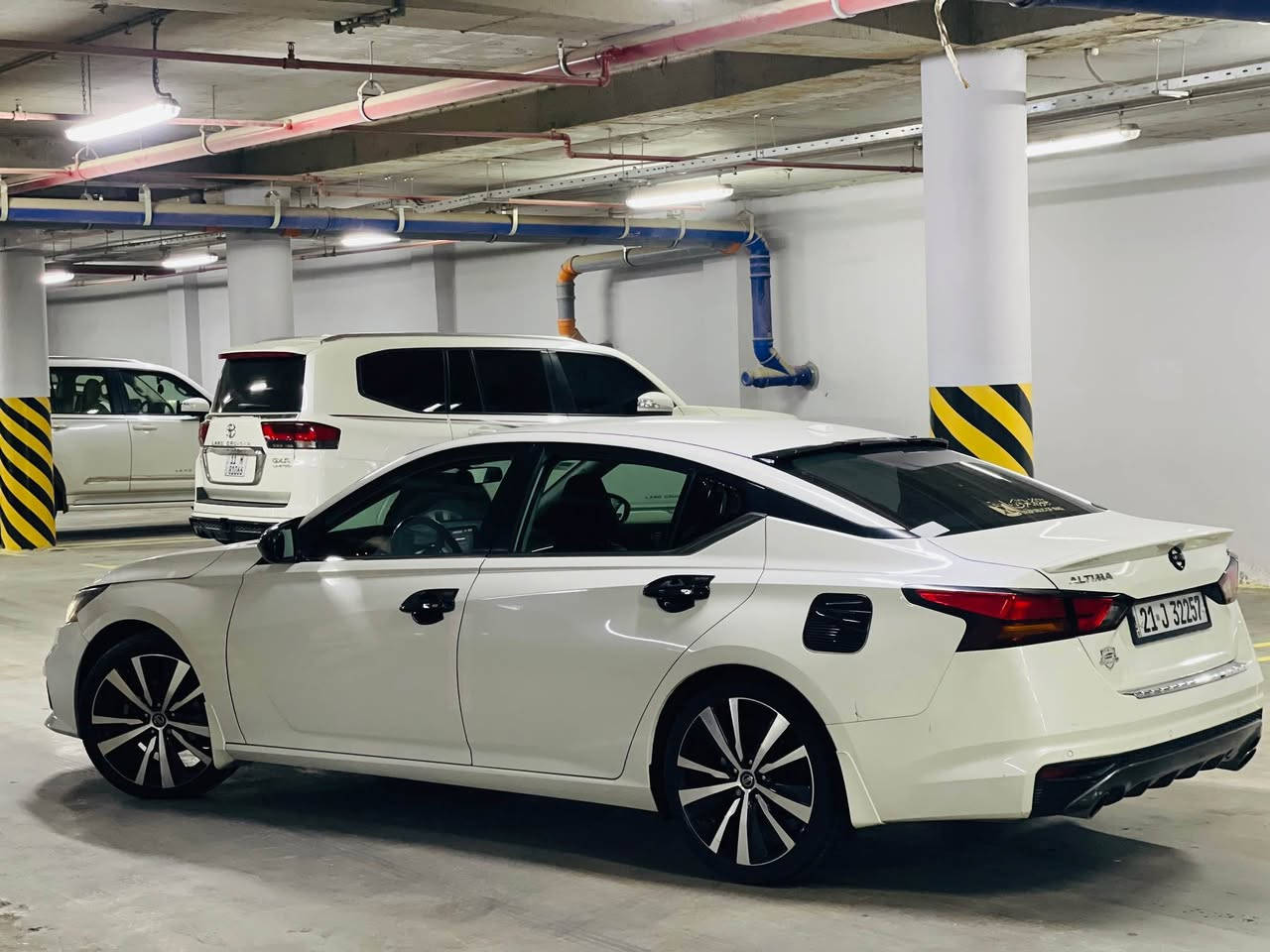 نيسان التيما 2021
_ مواصفات SR
السياره جلد وكشنات كهرباء وشفتات ستيرن ورادارات 360 
السياره جديده بدون نقص كلشي بيه على وضع الشركه بدون حادث بدون ايرباك بدون صبغ فقط ابرد بلجامرلغ السكن ماشيه 50 الف كيلو (31ml)
سعره 172 وبيه مجال وبلعافيه على الياخذه
*********** المقدادية, ديالى
