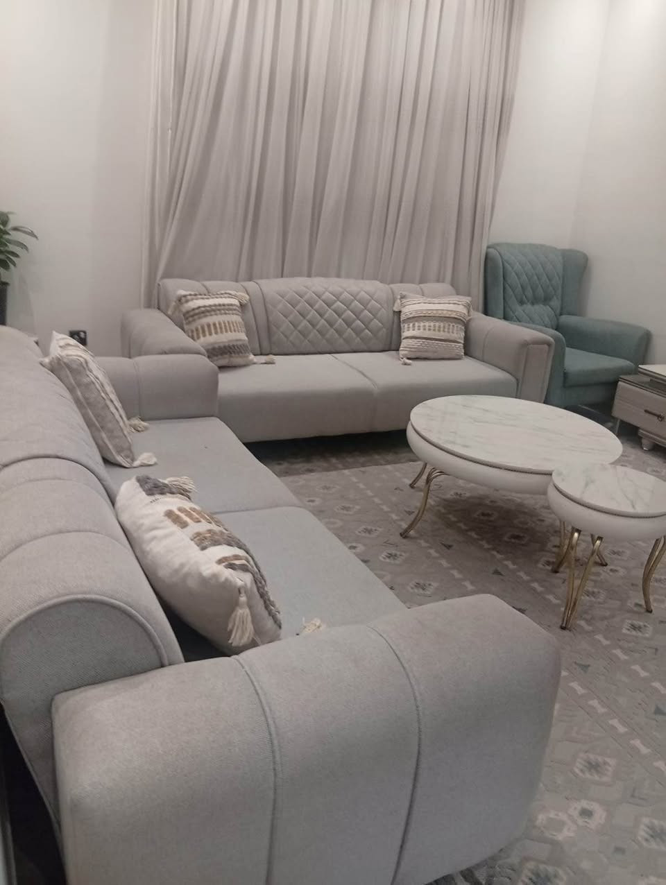 تخم قنفات 5 مقاعد يعني نص تخم للبيع اللون مميز قماش ثقيل مو العادي نوعية فاخرة ويتحمل اوزان عالية السعر 350 الف العنوان بغداد الاعظمية رقم التواصل *********** بغداد, العراق
