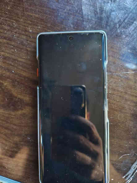 جاهز أخو الجديد بعده بضمان كامون 40 برو 5G 
اذكره 265عشوايه 12 يشغل 90 فريم 
 سعره 275 بي مجال متواجد واتس اب ***********
