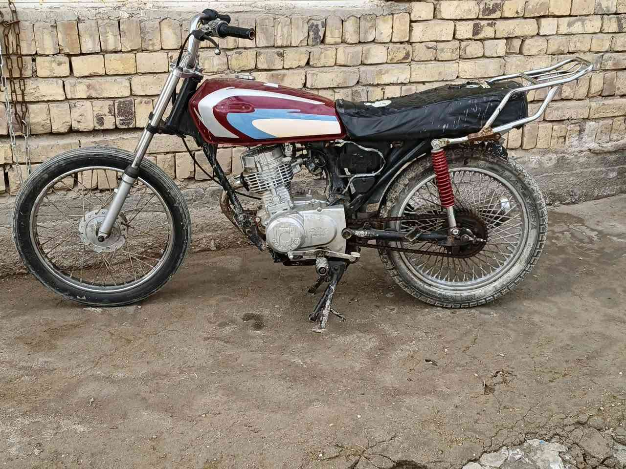 للبيع 250وبيها مجال مكاني شطره 
***********
