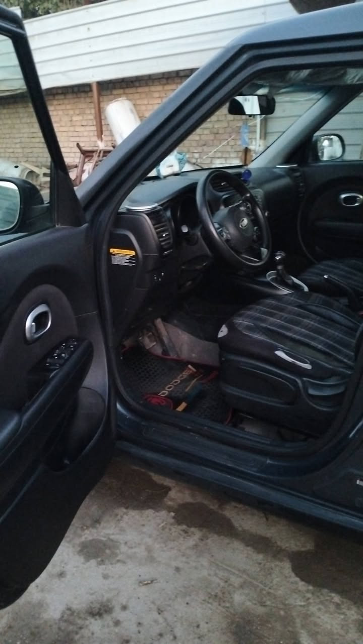 كيا صول 2015 رقم بابل بأسمي حادثه جاملغ امامي جهة السائق فقط امريكي محرك 2000 السنويه لحد سنة 2027  المحرك والحداديه امامي وخلفي مكفول تخم تاير السعر المطلوب 115 الشراي يتصل وبيه خير ويدلل  ***********
