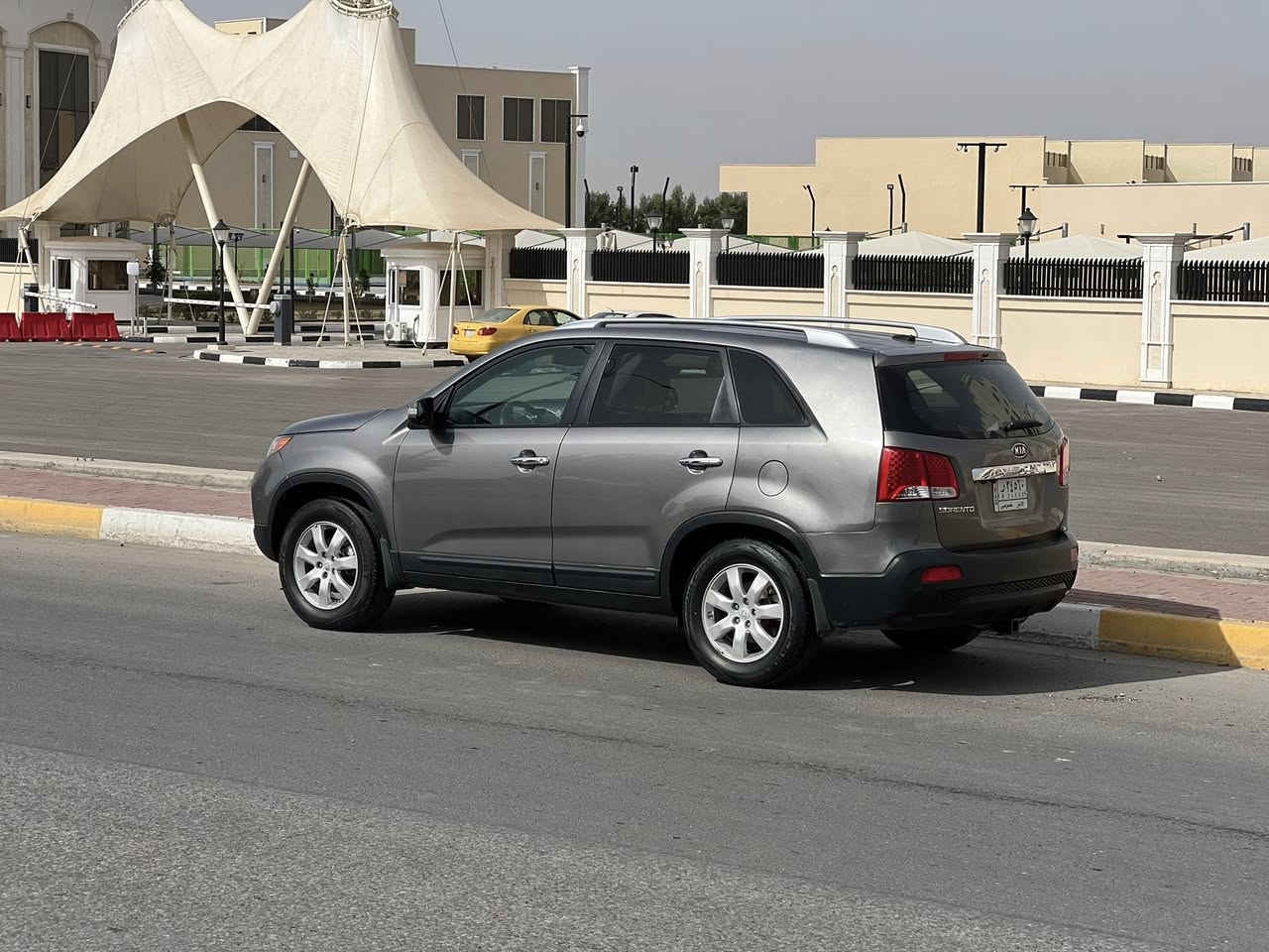 سلام عليكم سورنتو 4سلندر وارد أمريكي مديل 11 بيها أربع قطع بدون دواخل سعرها 120 بيها مجال ***********
