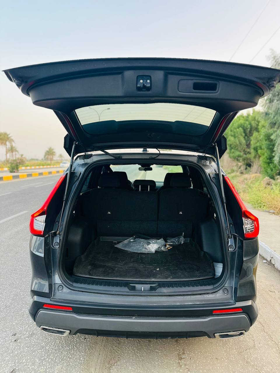 بسم الله الرحمن الرحيم 

السلام عليكم هوندا Crv sport 
مرقم بغداد 
سياره سليمه بدون اي قطعه ولا قطعة صبغ بالسيارة سياره جديده بمعني الكلمه من كلشي جاهزة 
السيارة ماشية 31000
السعر220 وبيها مجال قليل
رقم 

***********
