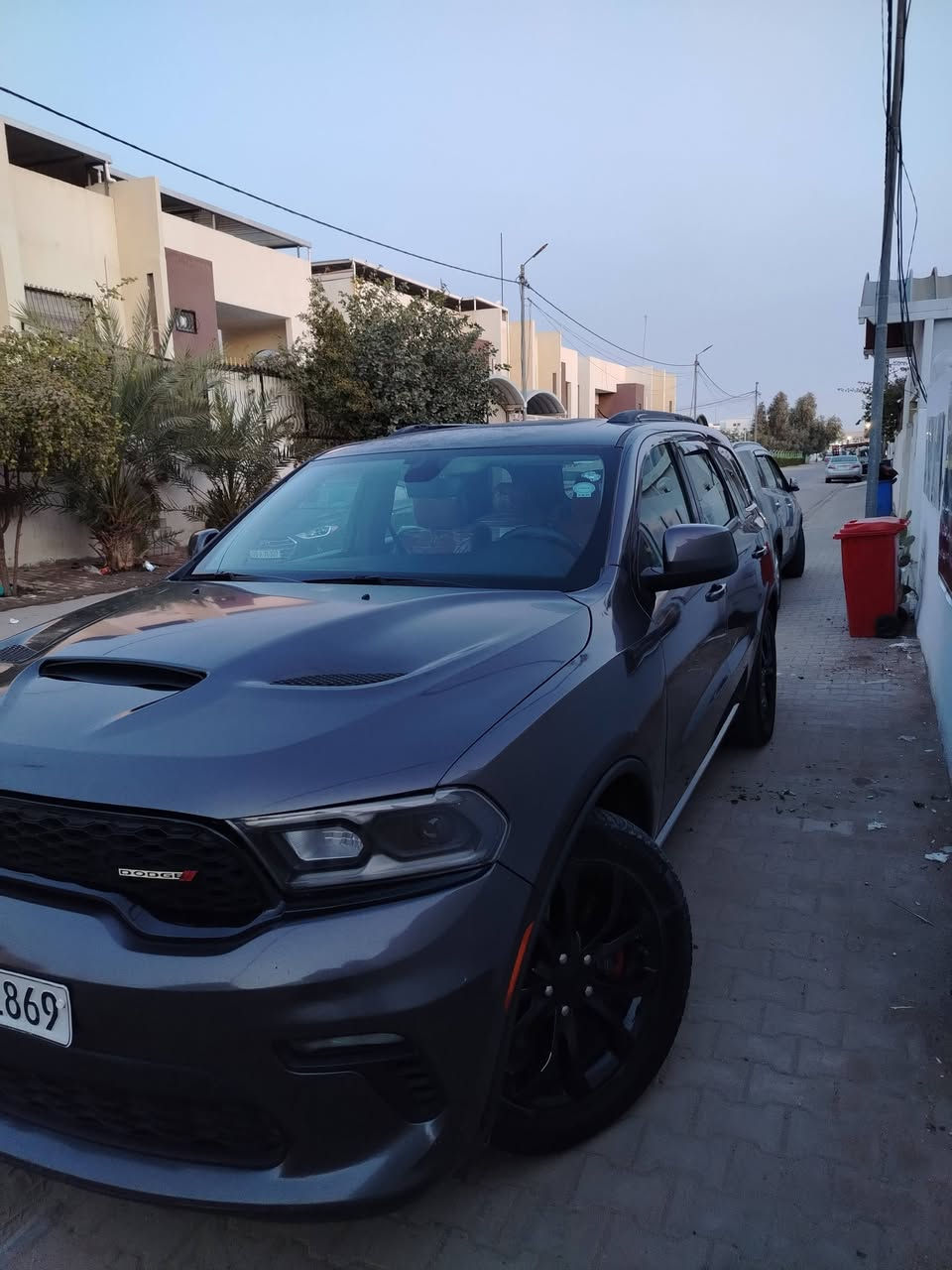 السلام عليكم دوج دورانكو مديل 2021 (HEMI 5.7) مواصفات اعتيادية  حادث امريكة جاملغ وبنيد بدون شواصي  ولا دواخل  وبالعراق اتبدل باب  يمنى خلفي نفس اللون  مكان السيارة نجف معروضة ب255$ مع المجال للتواصل ***********
