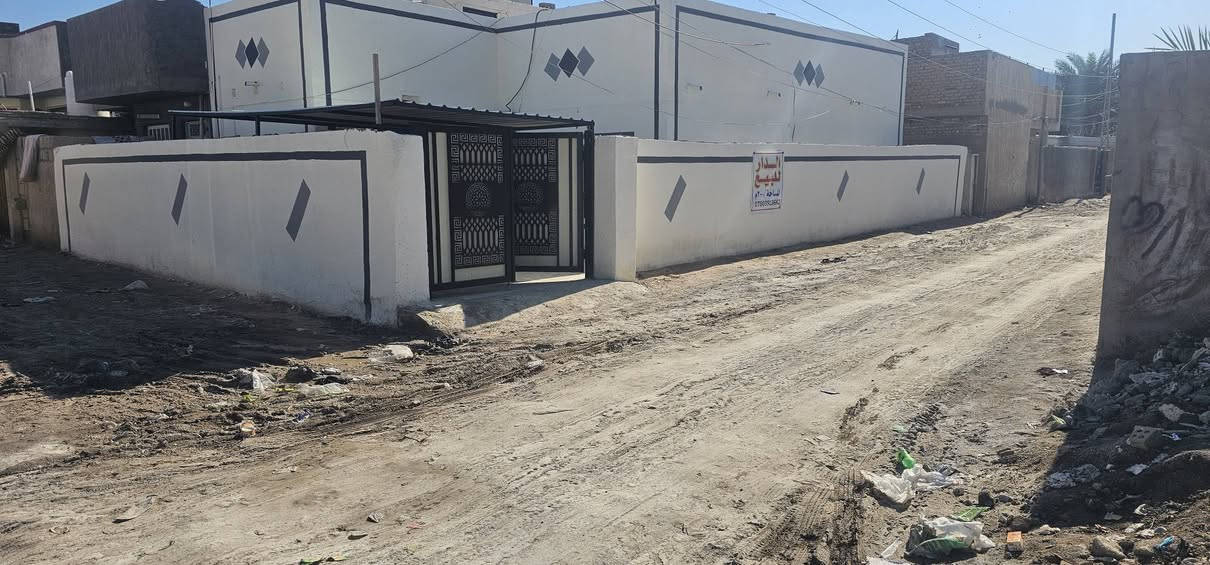 دار للبيع مساحه 200متر ركن سند 25 تحويل مباشر 
تفاصيل أكثر ***********
