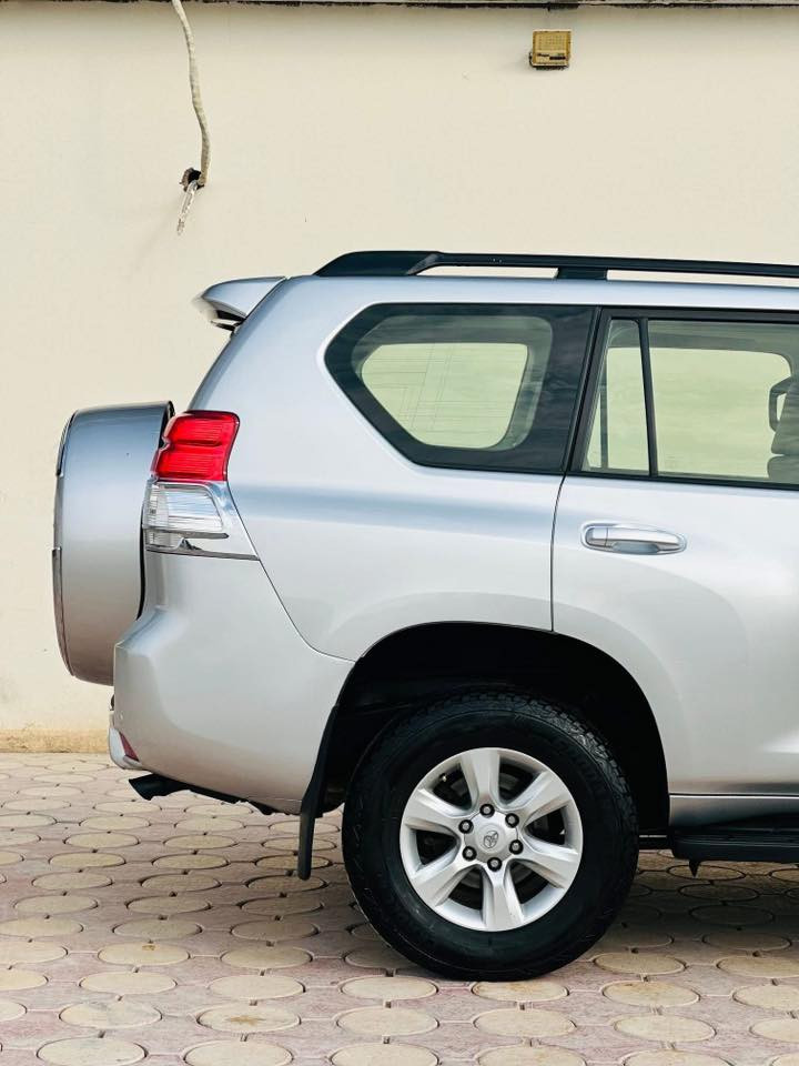 سلام عليكم 

البيع مراوس 

مكفول من صبغ ضربا تبديل بارد كفال عامه سونار بل نشر 

مكينه وكير مكفولة غير مفتوحة 

موديل 2013

موصفاته 

مكينه ٦سلندر 

فتحه 

فور ويل 

ثلاجه 

مري شفط 

بصمه 

٧راكب 

٣قطع تبريد 

تحكمات استيرا 

شاشه 

كامرا 

حساس امامي وخلفي 

دبل تانكي 

باقي موصفات معروفه 

***********
