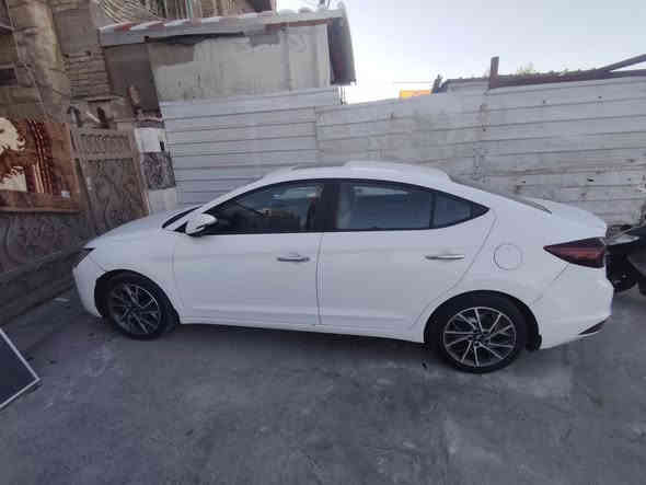 السلام عليكم النترا 2020 خليجي للبيع تم إعادة نشر بسبب الوعود الكاذبه وتم تزيل من سعر  المواصفات فتحة سقف حساس امامي خلفي شاشه كامره خلفيه تبريد قطعتين مكينه ٢٠٠٠ دوش ماشيه 146 الف رقم بغداد الدولي بسمي رقم تلفون *********** اخوان سونار سياره مرفق ب منشور رجآ لحد يخابرني يكلي شبيهه ما بيهه شوف سونارها وخابرني سعر 143 بيهه مجال أن شاء الله
