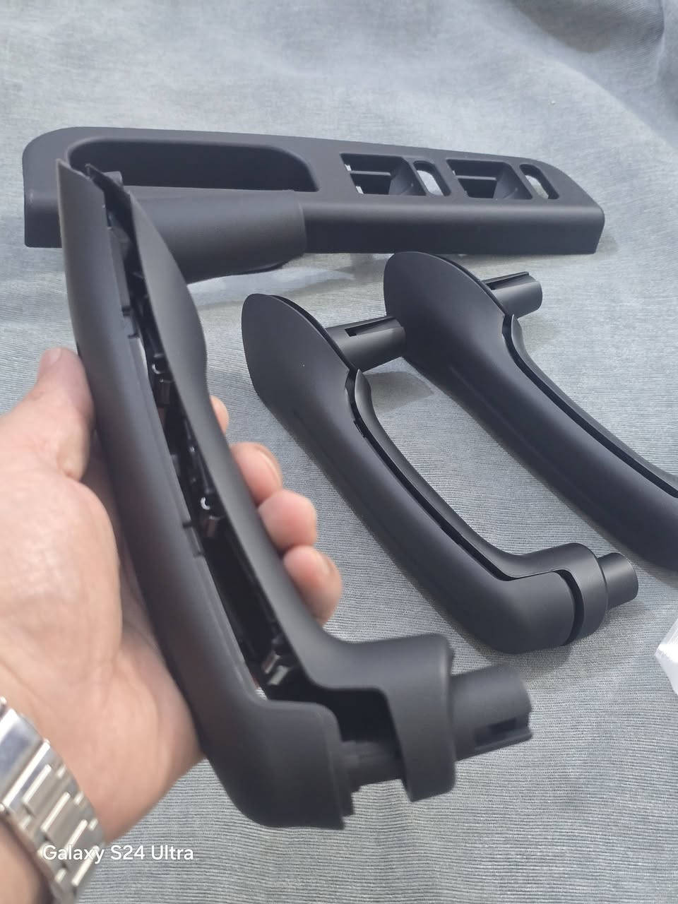 يدات جدد كولف mk4
اليخدمنه يخلي سعر


**إذا كنت صاحب هذا الإعلان وتريد حذفه لأي سبب، رجاءا أرسل رسالة إلى الدعم الفني**