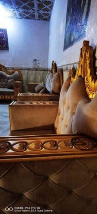 غراض بيت للبيع غرفه تركيه نضيفه 9 قطع وتخم ديوان وسبلت توسوت نضيف وبرد...