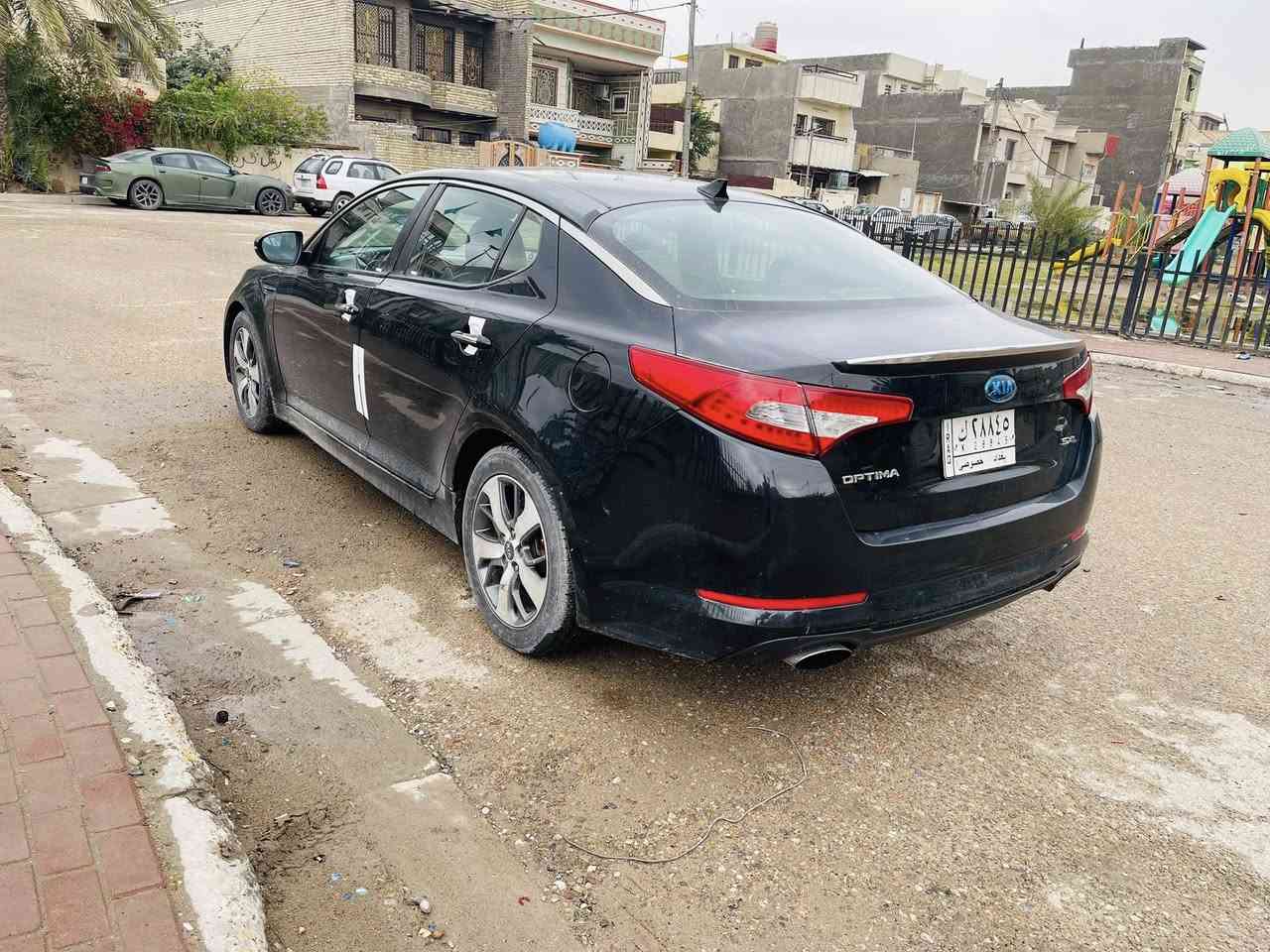 السلام عليكم كيا أوبتيما موديل 13 رقم بغداد وارد امريكي حادثها جاملغ امامي بدون دواخل وصبغ جاملغ. خلفي وباب سايق 
سياره اكثر من 6 سنوات ع ايد وحده 
فول مواصفات اعلى فئة لمتد1/1 SXL 
1-بصمة أبواب 
2بصمة تشغيل
3بصمة صندوق
4-تبريد نانو
5-تبريد قطعتين
6-سايد بريك بصمة
7-تدفئة تبريد كشنات خلفي امامي
8-بنيراما
9-مري شفط
10-اشاير بالمري
11-ترحيب يدات
12-سستم صوت
13-خزن كشنات
14-شفتات رياضي 
15-يدات نيكل
16-كشنات جلد
17-لد خلفي امامي
18-كاميرا
19-شاشة كبيرة 
20-زنون عالي ناصي
21-شاشة الكتروني ليزري
السيارة احلى من الصور ماشية 125 كم 
گير ومحرك كفالة 
السعر100
العنوان /بغداد بلديات
رقم الهاتف /***********
