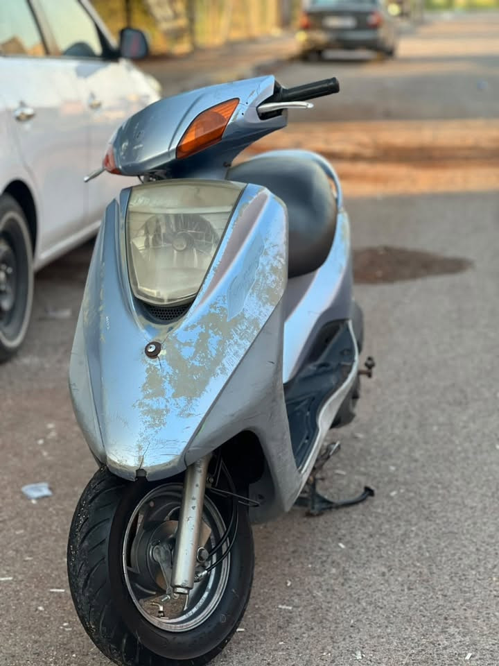 السلام عليكم 
بريز للبيع
دراجه مكفوله 
السعر 650 وبيها مجال 
العنوان بغداد البلديات قرب تقاطع الكهرباء
***********

