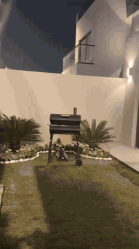 ⸻
🏡 بمقدم 40 مليون فقط… امتلك وحدتك السكنية الآن في مجمع اللؤلؤة السكني!
📍 كربلاء – طريق الحر، قرب مستشفى التركي

⸻

🏠 المساحات المتوفرة:
 • 200 متر
 • 300 متر

💳 العرض مشمول ضمن مبادرة المصرف الأهلي العقاري
 • قيمة المبادرة: 125 مليون
 • الأسعار تبدأ من 275 مليون
(تختلف حسب تميز وموقع الوحدة)

⸻

🔷 مواصفات البناء:
 • طابو صرف
 • بناء طابوق أحمر عازل للحرارة
 • أساسات رفت
 • سقف صب كونكريت مسلح
 • شبابيك ألمنيوم عازلة

⸻

📞 للحجز والاستفسار:
***********
زهراء محمد
