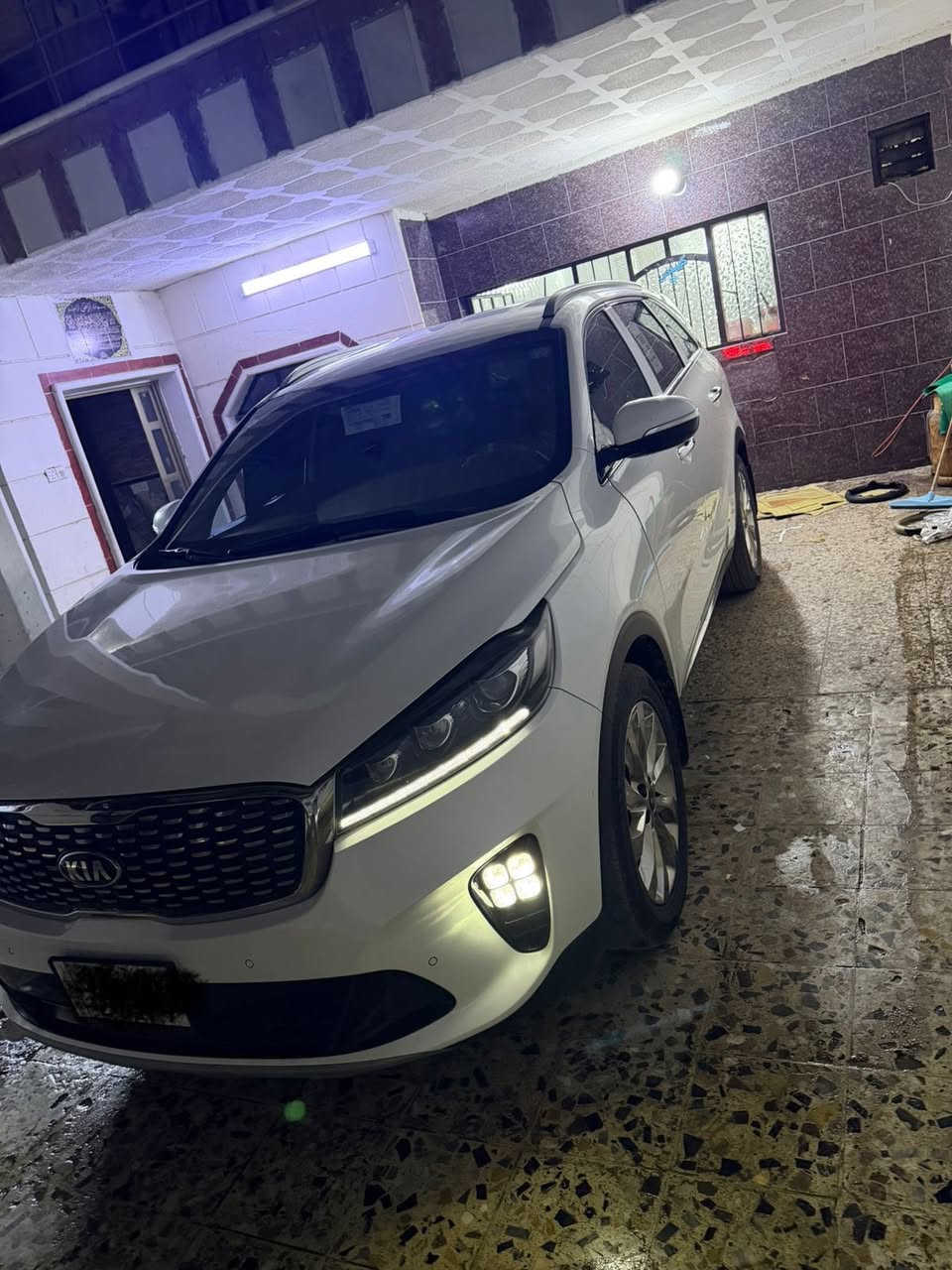 سلام عليكم 
كيا سورنتو موديل 2018 
خليجي مكفوله كفاله عامه 
كير ومحرك كهربائي كفاله 
محرك 6 سلندر 
7 راكب شاشه كأمره تحكم ستيرن 
سايد بريك دكمه
ماشيه 100 الف
باب خلفي كهرباء 
حساسات أمامي وخلفي 
كشنات كهرباء
كشنات جلد 
رقم بغداد الدولي 
السعر 218 وبيه مجال
مكان السيارة بغداد البلديات 
رقم ***********
