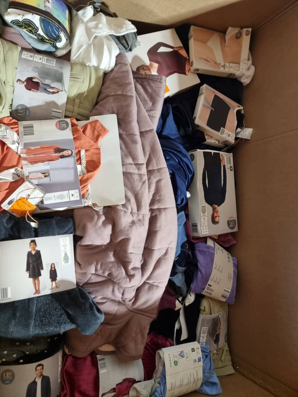 Textile

Available big stock Good Price 😎😎✅✅ Import Export #restposten


**إذا كنت صاحب هذا الإعلان وتريد حذفه لأي سبب، رجاءا أرسل رسالة إلى الدعم الفني**