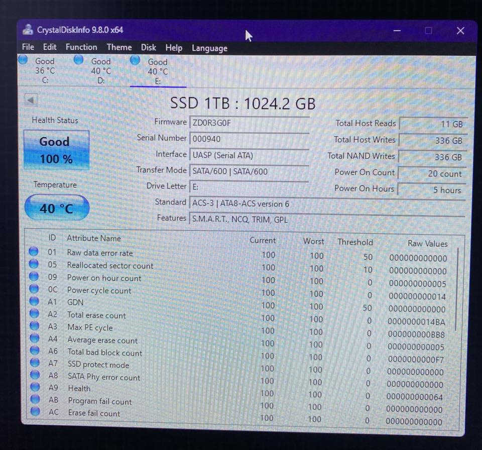 سلام عليكم
متوفر. هارد تيرا بسعر 70 الف


**إذا كنت صاحب هذا الإعلان وتريد حذفه لأي سبب، رجاءا أرسل رسالة إلى الدعم الفني**