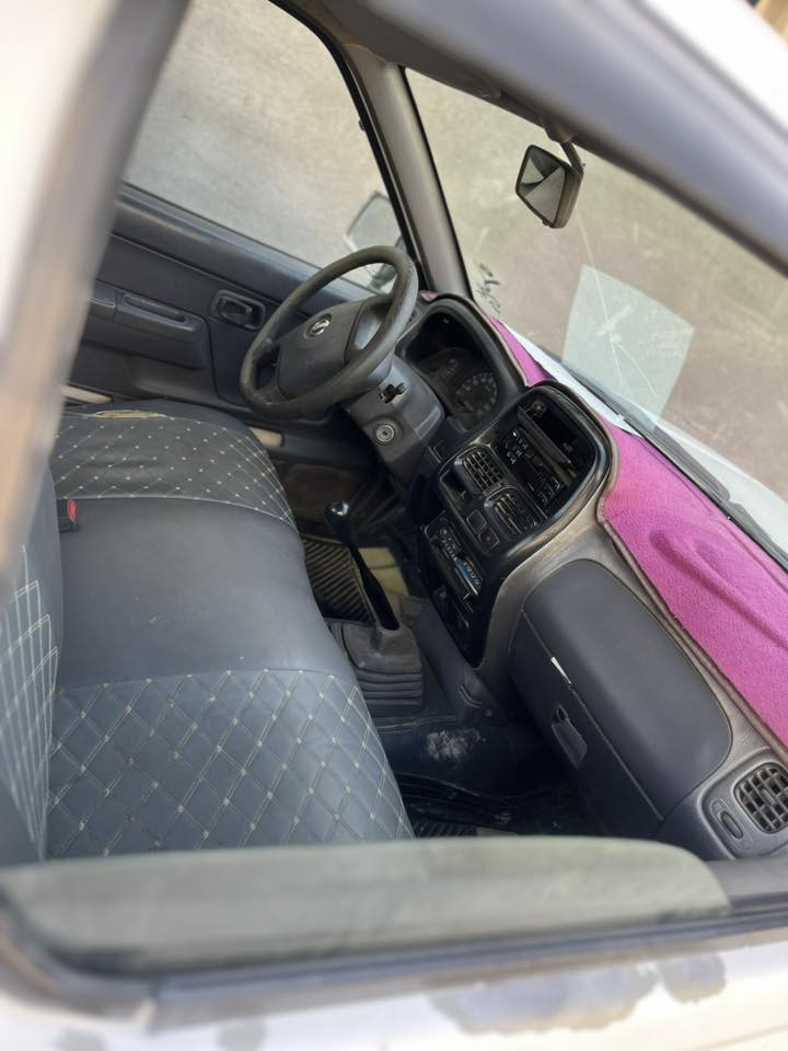 السلام عليكم 

سيارة بيكم نيسان موديل  2002بسمي. تحويل ثاني يوم رقم الماني 
سيارة نضيفة محرك كير مكفولات بيه نواقص بسيطة 
السعر 60 وبيه مجال 
العنوان بغداد الشعب سبع اقصور
الاتصال : ***********
