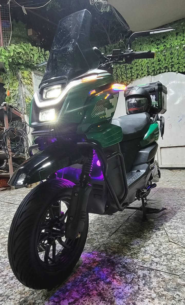 السلام عليكم...دراجه اباتشي الشكل الحديث ..جبلي ...الملف...3000w...
السرعه ..120k...عدد البطاريات 6 مسطره ...الدراجه مستخدمه لاكن وضع وكاله ...تمشيك بل شحنه الواحده اكثر من 70 كيلو...بلوتوث...تشغيل بصمه..سويج...كارت..تشغيل عن بعد وجهاز مانع سرقه...لدات أماميه خلفيه واسفل الدراجه...عدد التحويلات..1..2..3..4..R...مكاني بغداد الشعب قرب محكمة الشعب الجديده على الشارع العام..السعر (مليون و50) قفل ...الشراي يتصل..***********...واتساب موجود....
