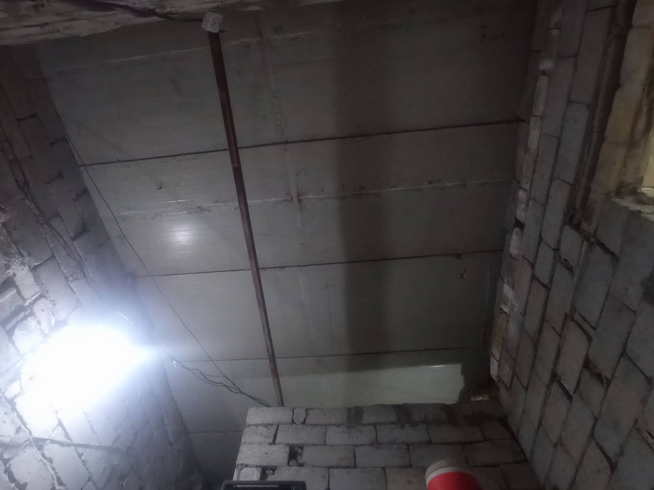 السلام عليكم عندي سندويش للبيع القطعه الوحده 4 امتار طولها خمس قطع رقمي 
***********
