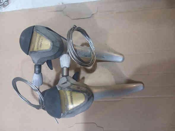 السلام عليكم كباتن
متوفر سيت كروب شيمانو أصلي تفصيخ ع أيدي 
كابتن السيت يحتوي ع مجمع وبدلات وكير أمامي وخلفي  وفجوج بريك وزنجيل 
السيت 7×3/ 
السعر المطلوب 75الف 
العنوان البصره الجمهورية شارع المكاتب 
***********
***********
تحياتي للجميع أخوكم محمد المنصوري
