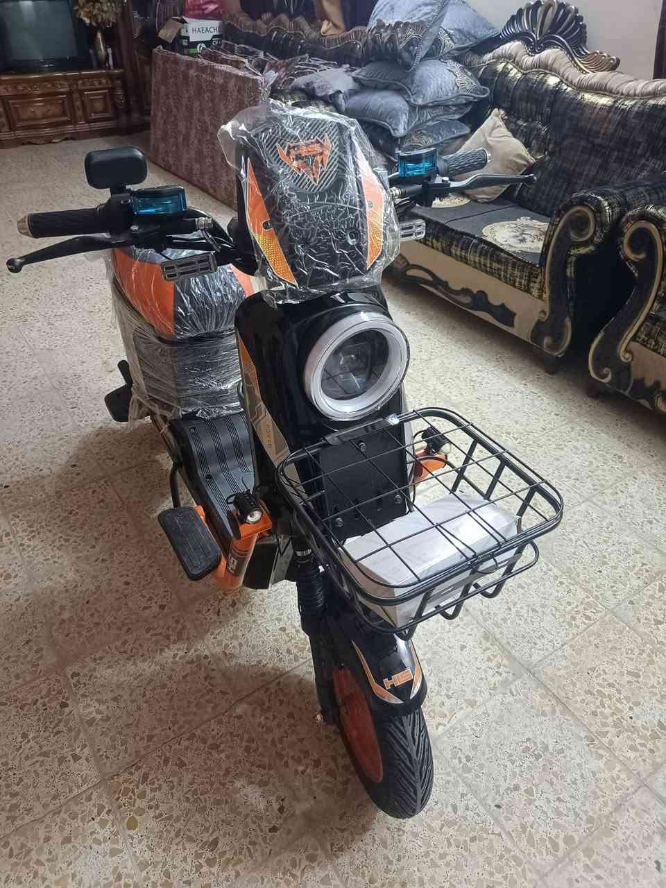 موطور شحن🔋⚡ بعده جديد سعره ب 650بيها مجال  
وهذا رقمي ***********
